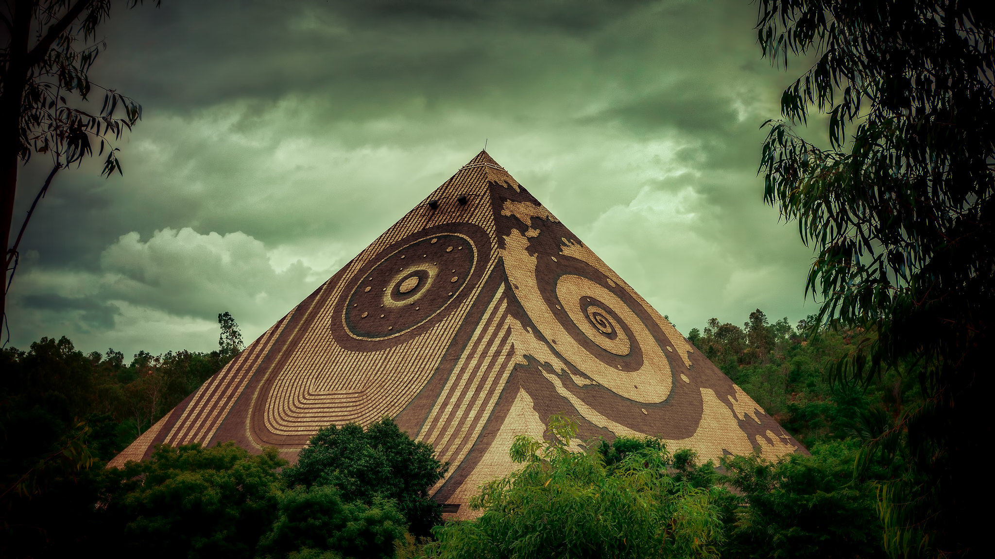Earthships, Organite and Pyramid Power